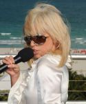 Filename=lady-gaga-001.jpg
Filesize=40KiB
Dimensions=439x600
Date added=Jan 26, 2009 lady-gaga-001.jpg