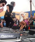 Filename=lady-gaga-042.jpg
Filesize=32KiB
Dimensions=446x335
Date added=Dec 21, 2008 lady-gaga-042.jpg