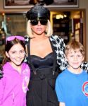 Filename=lady-gaga-002.jpg
Filesize=32KiB
Dimensions=500x333
Date added=Mar 25, 2009 lady-gaga-002.jpg