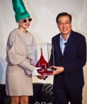 Filename=lady_gaga_106.jpg
Filesize=65KiB
Dimensions=533x800
Date added=Feb 19, 2012 lady_gaga_106.jpg