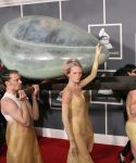Filename=lady_gaga_050.jpg
Filesize=1043KiB
Dimensions=3000x1843
Date added=Feb 15, 2011 lady_gaga_050.jpg