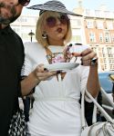 Filename=lady-gaga-025.jpg
Filesize=729KiB
Dimensions=2400x3587
Date added=Apr 23, 2009 lady-gaga-025.jpg