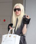 Filename=lady-gaga-003.jpg
Filesize=534KiB
Dimensions=2000x3000
Date added=Apr 13, 2010 lady-gaga-003.jpg
