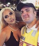 gaga_28129.jpg
