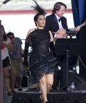 Filename=1_282429.jpg
Filesize=1131KiB
Dimensions=2400x3600
Date added=Jan 01, 2006 1_282429.jpg