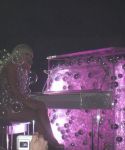 Filename=lady-gaga-088.jpg
Filesize=34KiB
Dimensions=600x450
Date added=Apr 11, 2009 lady-gaga-088.jpg